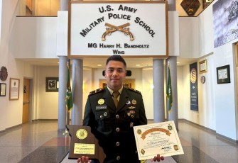 Letda Cpm Yusuf Caesaro Audianto, S.Tr (Han) berhasil menjadi lulusan terbaik United States Army Military Police School di Fort Leonard Wood, Amerika Serikat