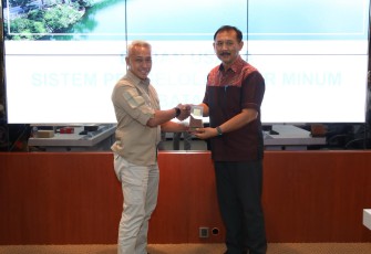 BP Batam menerima kunjungan kerja dari Perumda Air Minum Tirta Sewakadarma, di Marketing Center BP Batam, Jumat (01/12/2023).