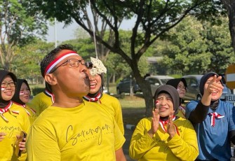 Prajurit Kodiklatal Kala Ikuti Lomba 17 Agustus-an 