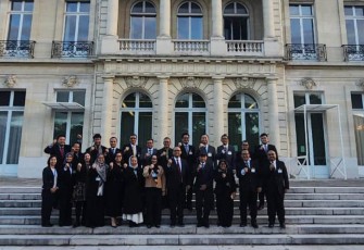Foto Bersama usai sidang pleno (Plenary-Working Group Meeting) di Kantor The Organization for Economic Co-operation and Development (OECD), Paris, Perancis pada tanggal 23-27 Oktober 2023.
