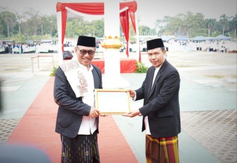 Ribuan Santri Upacara di Alun-Alun Kota Cilegon