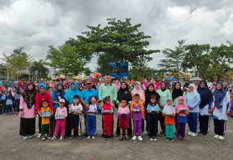 Sekdako Tanjung Pinang Ikut Senam Bersama Anak-anak TK