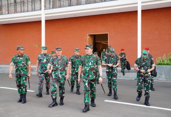 Panglima TNI Laksamana TNI Yudo Margono , S.E., M.M. berkunjung ke Asembagus, Situbondo, Jawa Timur