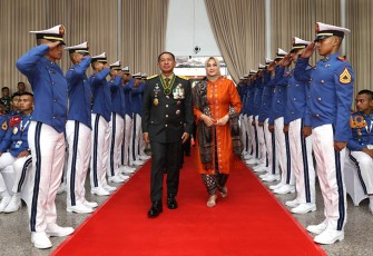 Kasad Jenderal TNI Agus Subiyanto memimpin upacara Wisuda Purnawira Perwira Tinggi (Pati) TNI AD di Gedung Lilly Rohli, Akademi Militer (Akmil), Magelang, Jawa Tengah, Sabtu (11/11/2023).