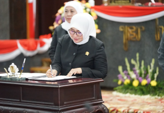 Wakil Ketua DPRD Jawa Timur Anik Maslachah