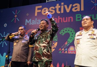 Pangdam Jaya Mayjen TNI Untung Budiharto saat festival malam tahun baru di bundaran Hotel Indonesia