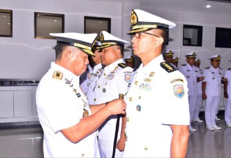 Pangkoarmada III Laksamana Muda TNI Irvansyah saat sertijab pejabat di Mako Koarmada III Sorong, Selasa (3/1)