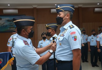 Danlanud Abd Saleh Marsma TNI Zulfahmi saat melantik Kadislog 