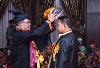 Kasad Jenderal TNI Dudung Abdurachman saat dianugerahi Kapitaraja Kawasa Yi Nusantara 