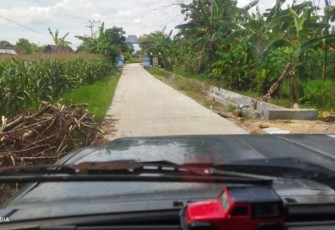 Jalan Getas-Tlogotuwung kecamatan Kradenan kabupaten Blora sepanjang 1 kilometer yang hanya bahu jalan diberem kurang lebih 10 meter berpotensi membahayakan pengendara kendaraan bermotor.