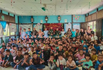 Perayaan Natal di perbatasan 