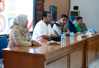 Kapolres Blora AKBP Fahrurozi dan Bupati Blora Arief Rohman saat konferensi pers terkait kasus rudapaksa yang menimpa difabel di kabupaten Blora Jawa Tengah.