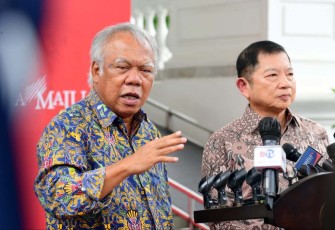 Menteri Basuki saat memberikan keterangan pers 