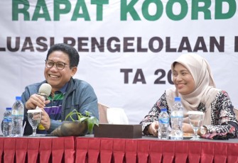 Abdul Halim Iskandar,didampingi Kepala BPSDM Lutfiyah Nurlaela membuka Rapat Koordinasi dan Evaluasi Pengelolaan Honorarium TPP TA 2023.Kota Bintan,Rabu (1/2/2023)