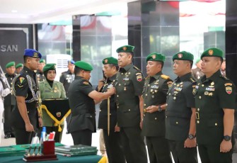 Pangdam I/BB Mayjen TNI Achmad Daniel Chardin saat sertijab