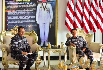Pangkoarmada III Laksda TNI Agus Hariadi saat menerima kunjungan Kadisfaslanal 
