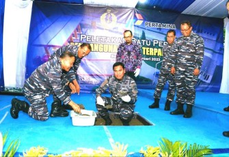 Kasal Laksamana TNI Muhammad Ali saat peletakan batu pertama pembangunan SPBT 