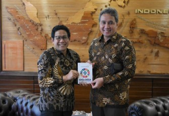 Menteri Desa, Pembangunan Daerah Tertinggal, dan Transmigrasi Abdul Halim Iskandar Audensi dengan Dirjen Kebudayaan Kemendikbid Ristek Hilmar Farid dikantor Kemendes PDTT. Jakarta, Rabu, (8/3/2023) 