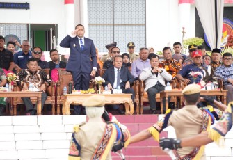Wakil Gubernur Sumatra Barat Audy Joinaldy, pimpinan apel rangkaian peringatan Dies Natalis IPDN ke-67 berlangsung di Kampus IPDN Sumbar, baru-baru ini.