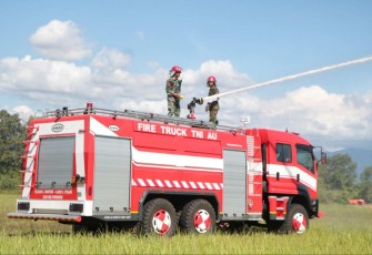 Latihan pemadam kebakaran personel lanud Sutan Sjahrir 