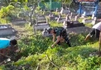 Pembersihan makam wilayah desa binaan 