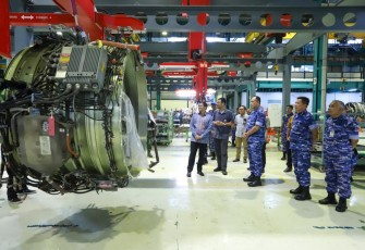 Kasau Marsekal TNI Fajar Prasetyo bersama Dankoharmatau di GMF