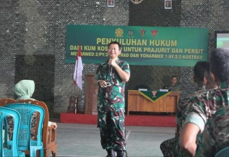 Penyuluhan hukum prajurit Menarmed 2 Kostrad 
