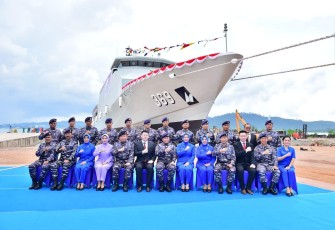 Foto bersama saat launching korvet Bung Karno di Batam 