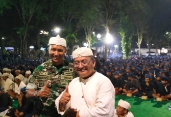 Danrem 064/MY Brigjen TNI Tatang Subarna kenakan sorban putih dalam acara Seba Baduy