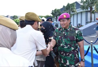 Gubernur AAL Mayjen TNI (Mar) Endi Supardi saat halal bihalal 