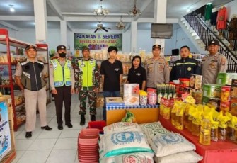 Patroli keamanan di pasar wilayah desa binaan 