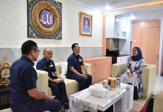Ketua Pembina Yayasan Hang Tuah Ny. Fera Muhammad Ali 