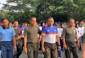 Olahraga bersama prajurit Menarmed 2 Kostrad 