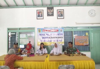 Siswi SMKN 1 Pati ikuti pembagian BLTDD 