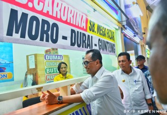 Menhub Budi Karya Sumadi saat kunker di UPT wilayah Batam, Sabtu (8/7)