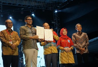 Prosesi penandatanganan kerja sama antara Pemkab Kebumen dengan Pertamina Foundation dan UPER (7/6)