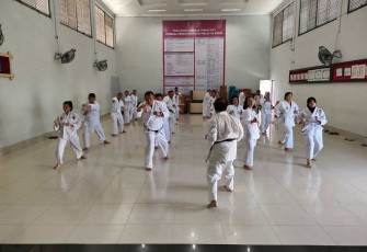 Latihan beladiri petugas Lapas Binjai, Sabtu (29/7)