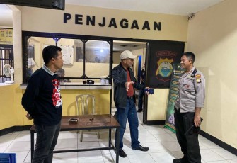 Wakapolrestabes Makassar AKBP Budi Susanto ketika meninjau kesiapan jajaran polsek