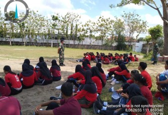 Pelda Exwan Latih Calon Peserta Pasukan Pengibar Bendera Kecamatan Kauman