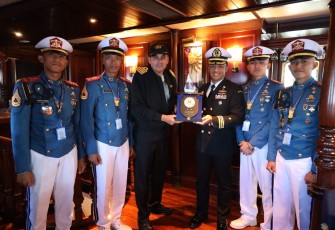 Kunjungan Kehormatan Taruna AAL KJK 2023 ke Uruguay Navy