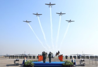 Fly pass pesawat G-36 bonanza