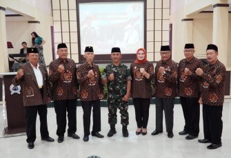 Danrem 081/DSJ Kolonel Inf H Sugiyono bersama DHC BPK 45 Kota Madiun, Jum'at (22/9)  