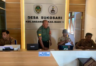 Puldatater di kantor desa binaan 
