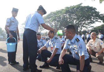 Tradisi kenaikan pangkat prajurit Koharmatau, Selasa (2/10)