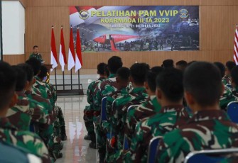 Pelatihan Pengamanan VVIP di Koarmada III Sorong, Senin (16/10)