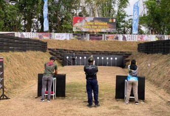 Materi Pistol Duelling Plate Kejuaraan Nasional Menembak Pangdivif 2 Kostrad Cup 2023, Minggu (12/11)