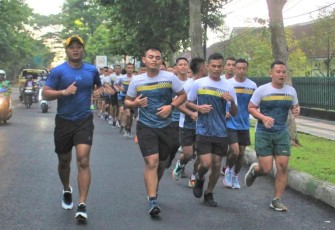 Lari bersama 5K prajurit Menarmed 2 Kostrad Malang, Kamis (14/12)
