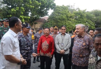 Sambangi Tiga Gereja di Surabaya Bersama Forkopimda Jelang Misa, Minggu (24/12)