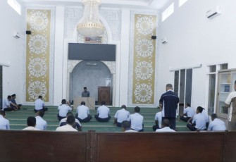 Shalat Dhuha bersama personel Koharmatau 