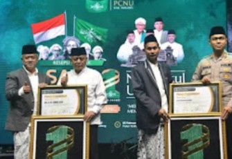 Kapolres Malang Terima Penghargaan PCNU Kab. Malang